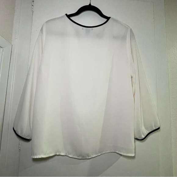 Women's White Blouse with Black Trim Size L - Picture 2 of 10